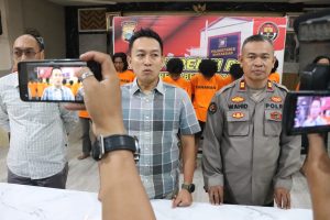 Delapan Mahasiswa Ditangkap Polisi dalam Demonstrasi Ricuh di Makassar Ditetapkan Tersangka