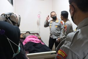 Polisi Terluka Amankan Aksi Demo di Depan Unismuh