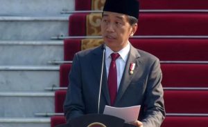 Presiden Jokowi Lantik 906 Perwira TNI-Polri di Istana Merdeka