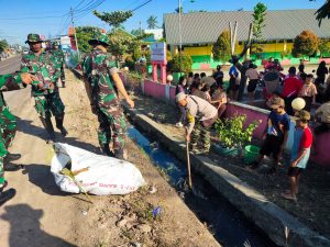 TNI-Polri di Sidrap Bersama Pemerintah Setempat Gelar Kerja Bakti