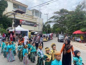 Karnaval Meriahkan HUT ke-79 RI di Sidrap, Diikuti Ratusan Anak TK