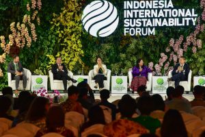 Indonesia Mulai Gunakan Bus Listrik hingga Konversi Sampah untuk Kurangi Polusi Udara
