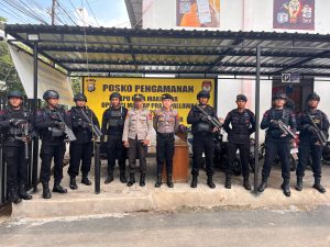 Polrestabes Makassar dan Tim Patmor Brimobda Sulsel Pantau Kantor KPU Kota Makassar