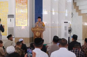 Sholat Jumat di Masjid 99 Kuba, Kapolda Sulsel Perkenalkan Diri dan Ajak Masyarakat Sukseskan Pilkada