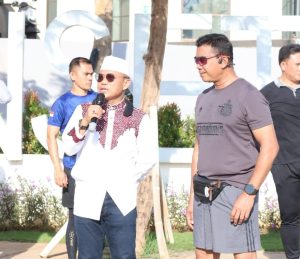 Kapolda Sulsel dan Ustadz Das’ad Latif Ajak Masyarakat Ciptakan Keamanan dan Ketertiban Lewat Jalan Santai bersama di CPI Makassar