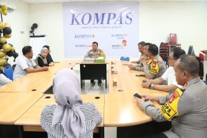 Kapolda Sulsel Kunjungi Kepala Biro Kompas TV Makassar, Bahas Persiapan Pilkada Serentak 2024