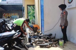 Polrestabes Makassar Musnahkan 300 Knalpot Brong Hasil Sitaan Operasi Zebra 2024