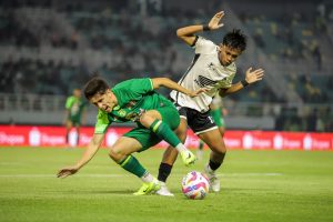 Persebaya Ditahan Imbang PSM Makassar 1-1 di Stadion Gelora Bung Tomo