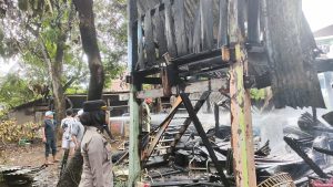Sijago Merah Hanguskan Satu Unit Rumah Panggung di Makassar