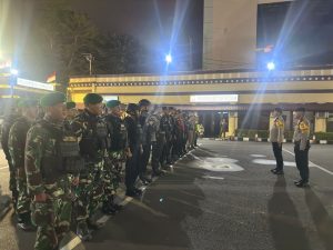 Polrestabes Makassar Patroli Gabungan Skala Besar Amankan Malam Pemungutan Suara Pilkada Serentak