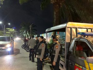 Personil Polrestabes Makassar Pengamanan Debat Kedua Pilkada Bulukumba di Hotel Gammara