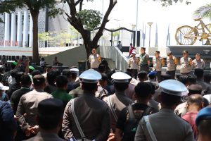 Kapolrestabes Makassar Pimpin Apel Gabungan Pengamanan Kampanye Akbar Paslon Walikota Makassar