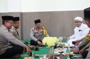 Kapolda Sulsel Silaturahmi ke Al Habib Husain: Jaga Persatuan untuk Pilkada Aman dan Damai