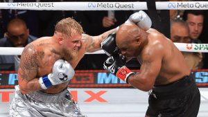 Jake Paul Menang Poin atas Legenda Tinju Mike Tyson