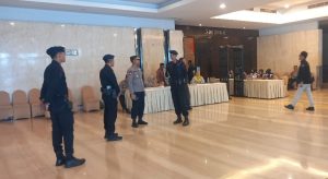Wakapolrestabes Makassar Pantau Pengamanan Rapat Pleno Rekapitulasi KPU Kota Makassar