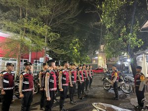 Personel Samapta Polda Sulsel BKO di Polrestabes Makassar Laksanakan Patroli