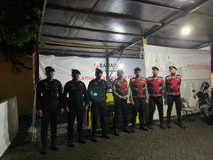 Personel BKO Brimob dan Samapta Polda Sulsel Pengamanan di Kantor Bawaslu Kota Makassar