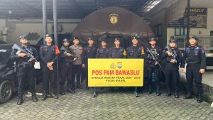 Personel Brimob Polda Sulsel BKO di Polrestabes Makassar Laksanakan Patroli Pantau Kantor Bawaslu Sulsel
