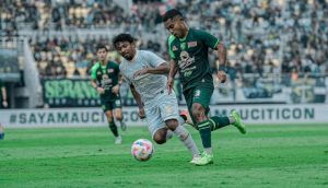 Persebaya Lanjutkan Tren Kemenangan, Taklukkan Arema FC 3-2 di GBT