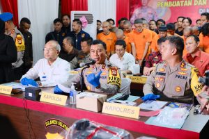 Kapolda Sulsel Pimpin Press Release Pengungkapan Kasus Pembuatan dan Peredaran Uang Palsu di Kabupaten Gowa