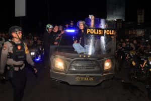 Blokade Jalan dan Bakar Ban, Demonstrasi di Depan UMI Makassar Dibubarkan Polisi
