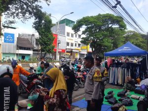 Polsek Makassar Lakukan Patroli di Pusat Keramaian dan Tempat Ibadah