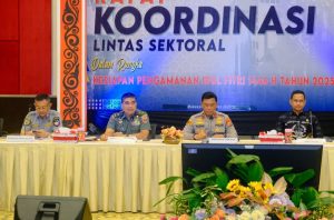 Kapolda Sulsel Membuka Langsung Rakor Lintas Sektoral Tahun 2025 Dalam Rangka Kesiapan Ops Ketupat Tahun 2025