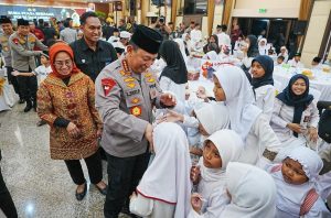 Berbagi Takjil dan Buka Puasa Bersama, Kapolri Perkuat Sinergi dengan Media dan Masyarakat