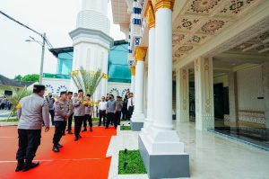 Kunjungi Polda Sumut, Kapolri Tinjau Renovasi Masjid hingga Bakti Sosial
