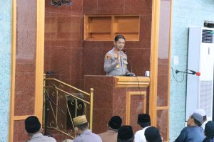 Kapolrestabes Makassar Gelar Safari Ramadhan di Masjid Nurul Amin, Sampaikan Pesan Kamtibmas