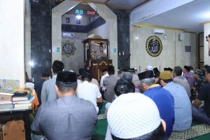 Jalin Kedekatan dengan Masyarakat, Kapolrestabes Makassar Gelar Subuh Keliling