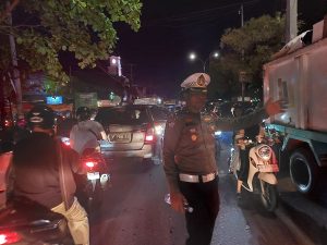 Demo Macetkan Arus Lalin, Sat Lantas Polrestabes Makassar Lakukan Pengalihan Arus