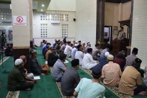 Safari Ramadhan, Kapolrestabes Makassar Shalat di Masjid Mu’Min