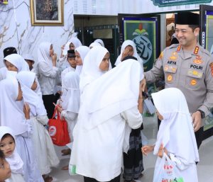Ramadhan Tebar Kebaikan, Kapolrestabes Makassar Santuni Anak Yatim