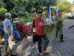 Kedekatan Tanpa Sekat, Bhabinkamtibmas dan Warga Tallo Kompak Jaga Kebersihan