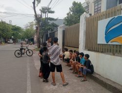 Bhabinkamtibmas Kelurahan Mattoangin Edukasi Remaja yang Bermain di Jalan