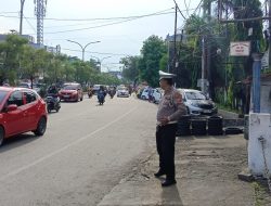 Cegah Kemacetan, Personel Lalu Lintas Polsek Makassar Atur Arus