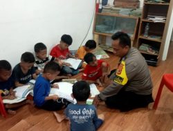 Membangun Generasi Cerdas dan Disiplin, Aiptu Rusli Sangkala Didik Anak-anak Lewat Program Polisi Sahabat Anak