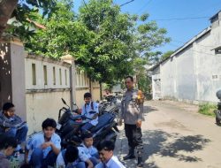 Pantau Wilayah, Bhabinkamtibmas Berua Himbau Siswa Tidak Bolos Sekolah dan Hindari Miras