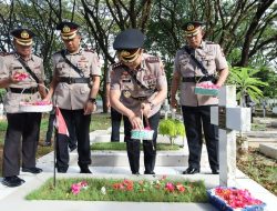 Hari Bhayangkara ke-79, Kapolrestabes Makassar Ziarah dan Tabur Bunga di TMP Panaikang