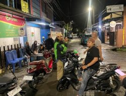 Jaga Kamtibmas, Tim Resmob Polsek Panakkukang Gelar Patroli Malam dan Dialog Bersama Warga