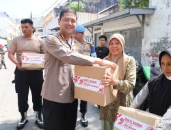 Sambut Hari Bhayangkara ke-79, Polrestabes Makassar Gelar Bakti Sosial dan Salurkan Ribuan Paket Sembako