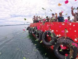 HUT Bhayangkara ke-79, Polres Parepare Kenang Jasa Pahlawan Lewat Tabur Bunga di Laut