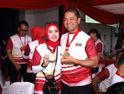 Kapolrestabes Makassar dan Ketua Bhayangkari Meriahkan Bhayangkara Run 2025