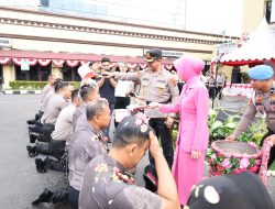 Kapolrestabes Makassar Pimpin Upacara Kenaikan Pangkat 58 Personel Polrestabes Makassar