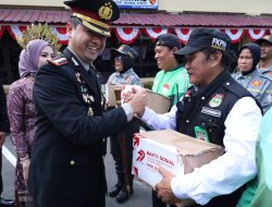 Hari Bhayangkara ke-79, Polrestabes Makassar Salurkan 500 Paket Sembako