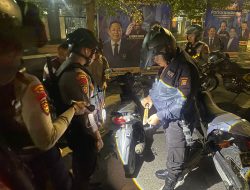 Satuan Samapta Tindak Pengendara Mencurigakan dalam Patroli Malam