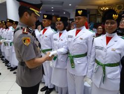 Kapolrestabes Makassar Hadiri Upacara Pengukuhan Paskibraka Kota Makassar 2025
