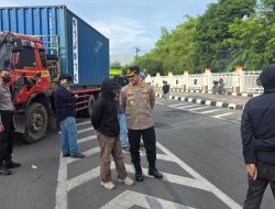 Kapolrestabes Makassar Turun Langsung Pantau Aksi Unjuk Rasa dengan Pendekatan Humanis