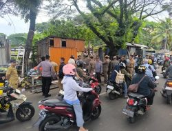 Polsek Biringkanaya Lakukan Pendampingan Penertiban Lapak Pedagang